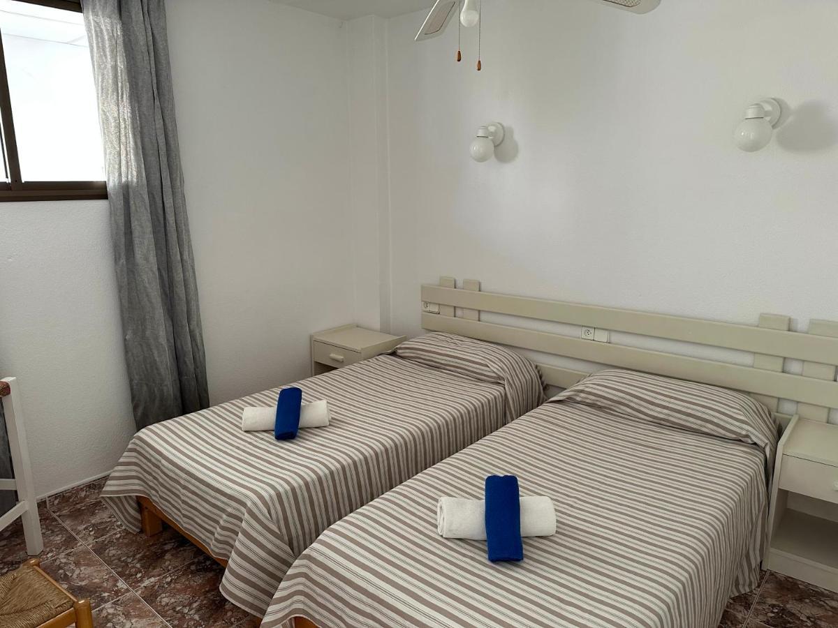 Apartamentos Miranda Es Pujols Esterno foto